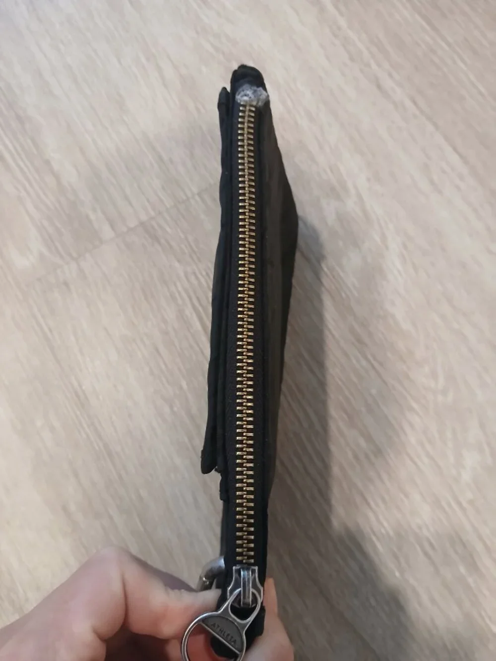 GREAT LARGE WRISTLET ATHLETA BLACK!!!